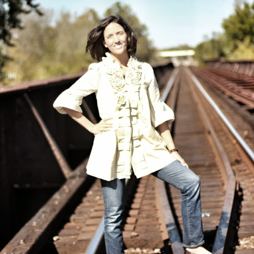 Victoria Schafer Photo 23