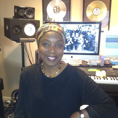 Claudette Bell Photo 14