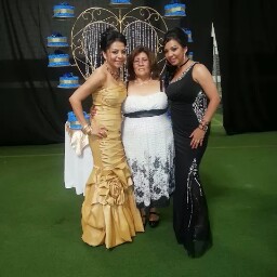 Julia Aguirre Photo 13