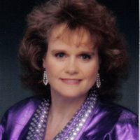 Ema Mckinley Photo 1
