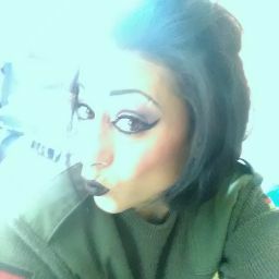 Alicia Bennett Photo 11