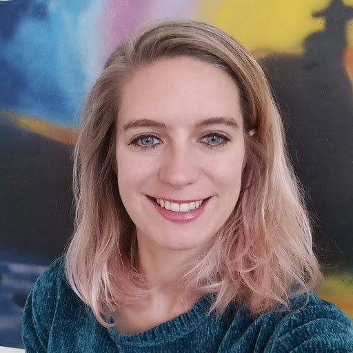 Stephanie Schubert Photo 28