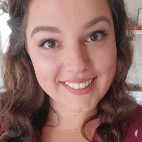 Erin Roberts Photo 27