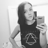 Katie Sutton Photo 24