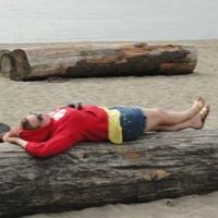 Leah Robbins Photo 27