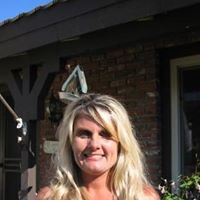 Stephanie Bain Photo 17