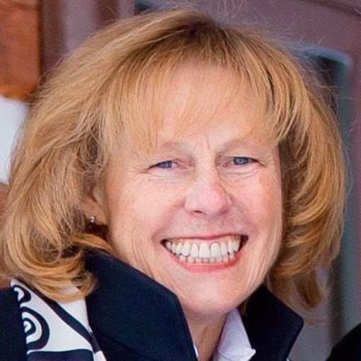 Linda Rowan Photo 34