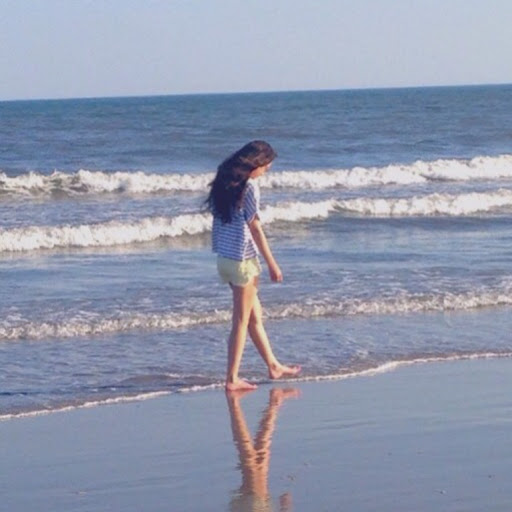 Olivia Young Photo 19