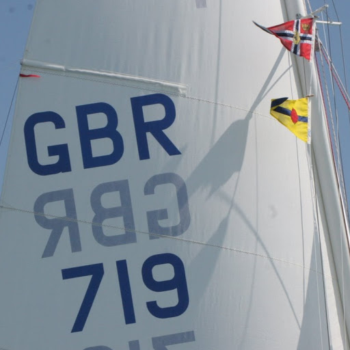 Simon Moore Photo 34