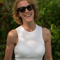 Ellen Cox Photo 22