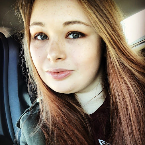 Abby Klein Photo 31