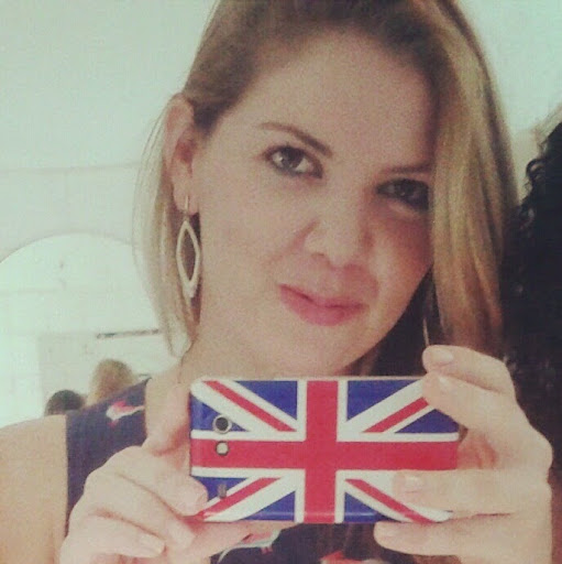 Danielle Almeida Photo 8