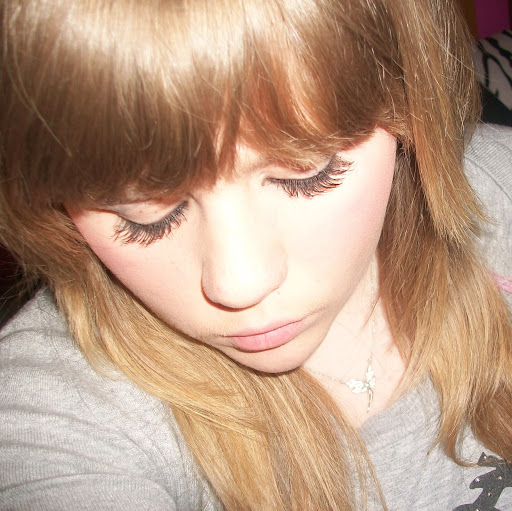 Faith Bennett Photo 7