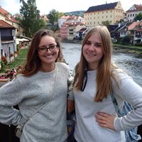 Laura Leger Photo 15