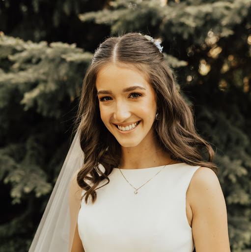 Haley Burns Photo 14