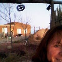 Beth Larson Photo 24