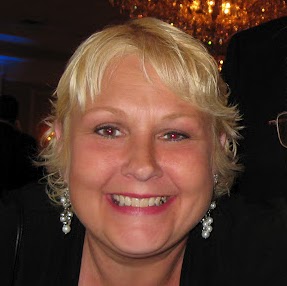 Lara Schultz Photo 22