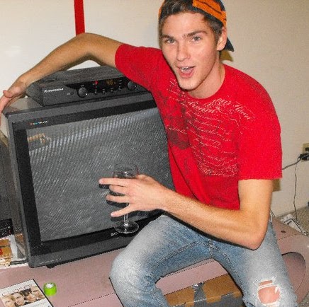 Greg Hunter Photo 18