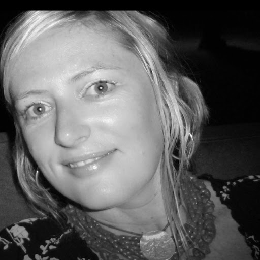 Laura Mckenzie Photo 23