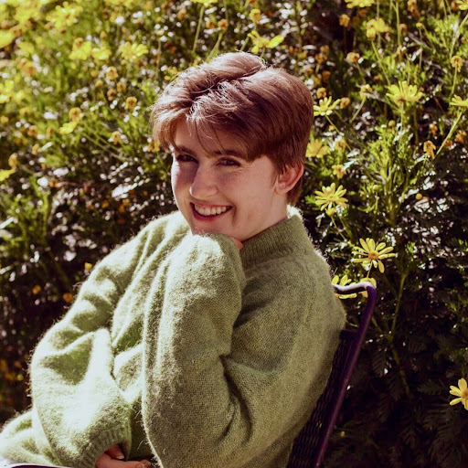 Helen Morris Photo 21