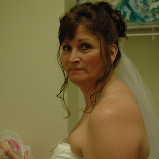 Andrea Fields Photo 33