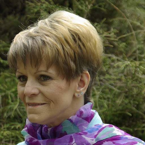 Elizabeth Ziegler Photo 22