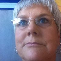 Julie Holton Photo 7