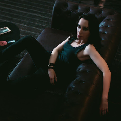 Melissa Light Photo 13