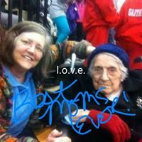 Maggie Austin Photo 37