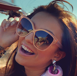 Julie Lloyd Photo 18