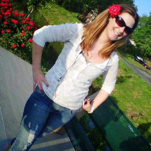 Christie Goins Photo 5