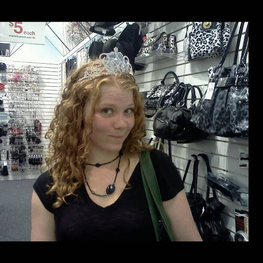 Danielle Calvert Photo 12