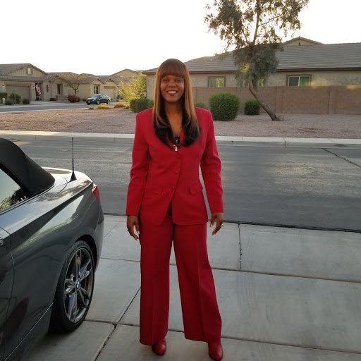 Jamie Lott Photo 32