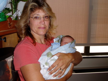 Angela Griffith Photo 36