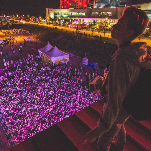 Larry Raines Photo 35