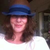 Robyn Lucas Photo 14