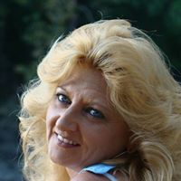 Anna Higgins Photo 20