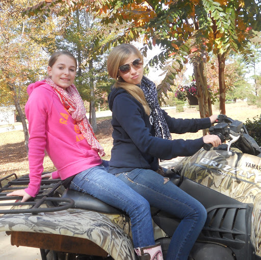 Anna Meadows Photo 25