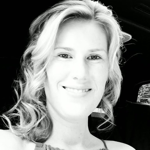 Erika Barker Photo 7