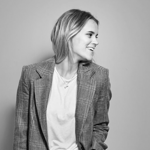 Sara Strand Photo 10