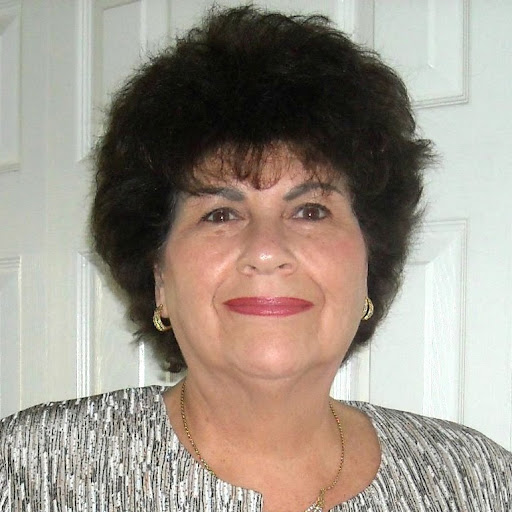 Linda Hardy Photo 25