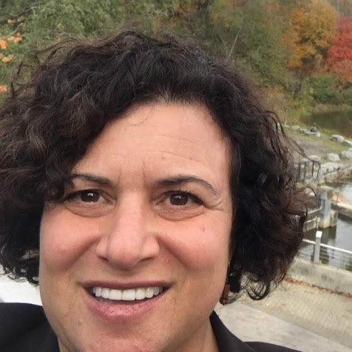 Karen Weiss Photo 35