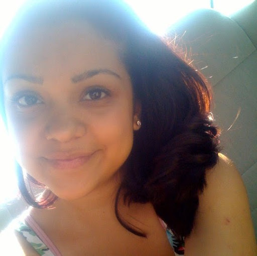 Yesenia Gonzalez Photo 19