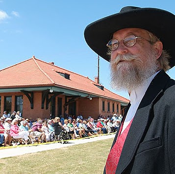 Bruce Williams Photo 17