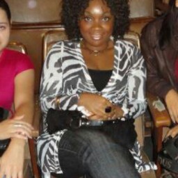 Stefanie Richards Photo 12