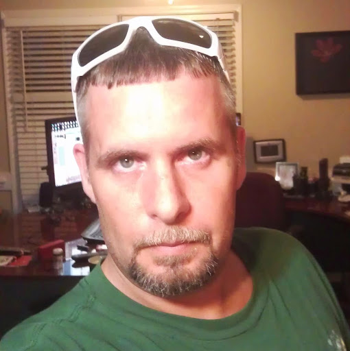 Robert Hutson Photo 21