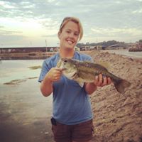 Chelsea Phillips Photo 16