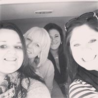 Amy Robertson Photo 40