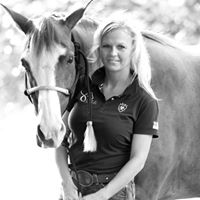 Julie Bernier Photo 27