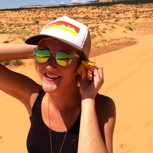 Julianne Graves Photo 7